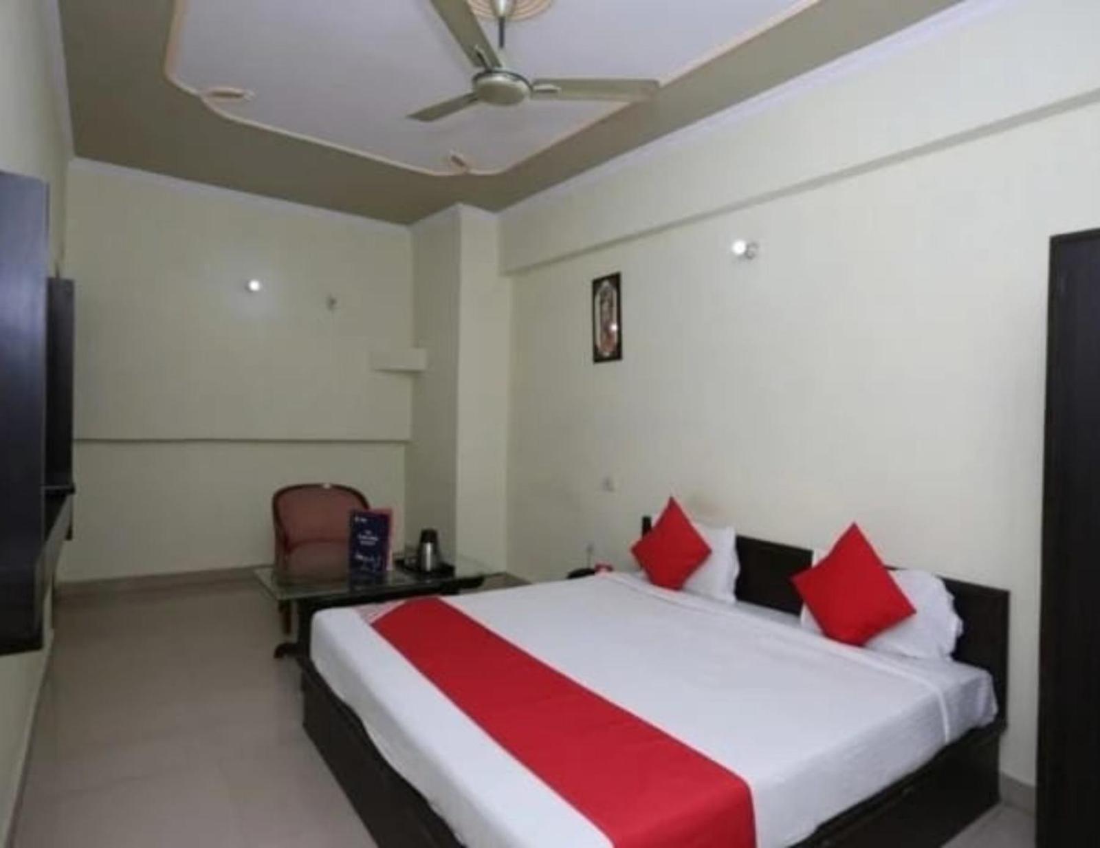 Hotel S K Palace Lucknow , Best Hotel In Lucknow , Hotel In Transport Nagar Lucknow ,Budget Hotels In Lucknow Buitenkant foto