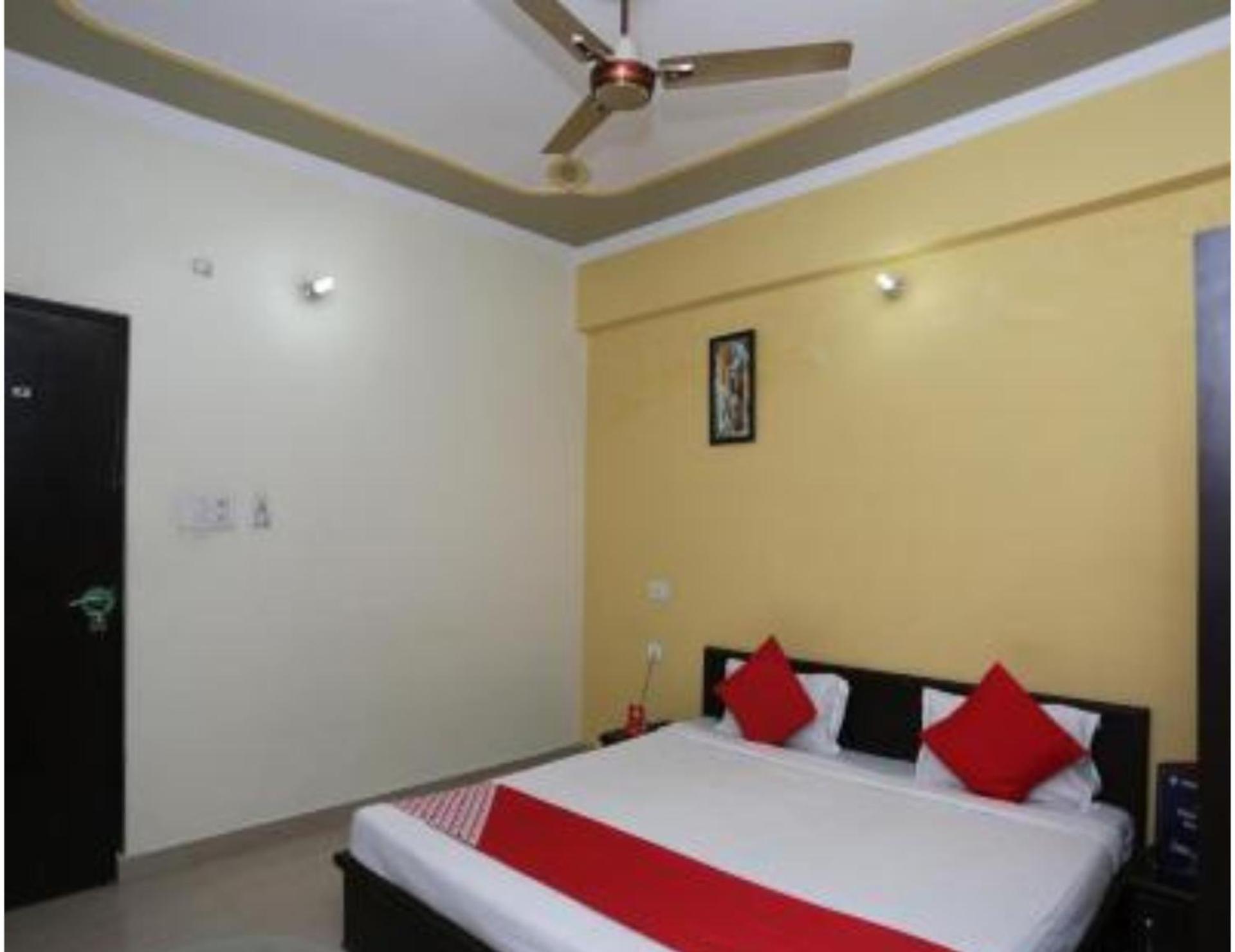 Hotel S K Palace Lucknow , Best Hotel In Lucknow , Hotel In Transport Nagar Lucknow ,Budget Hotels In Lucknow Buitenkant foto